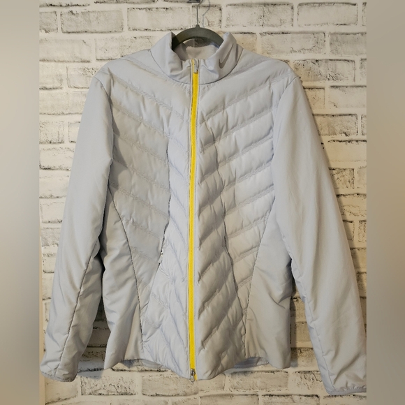 Nike womens Aeroloft jacket in size Medium. LIKE NEW! - Picture 1 of 9